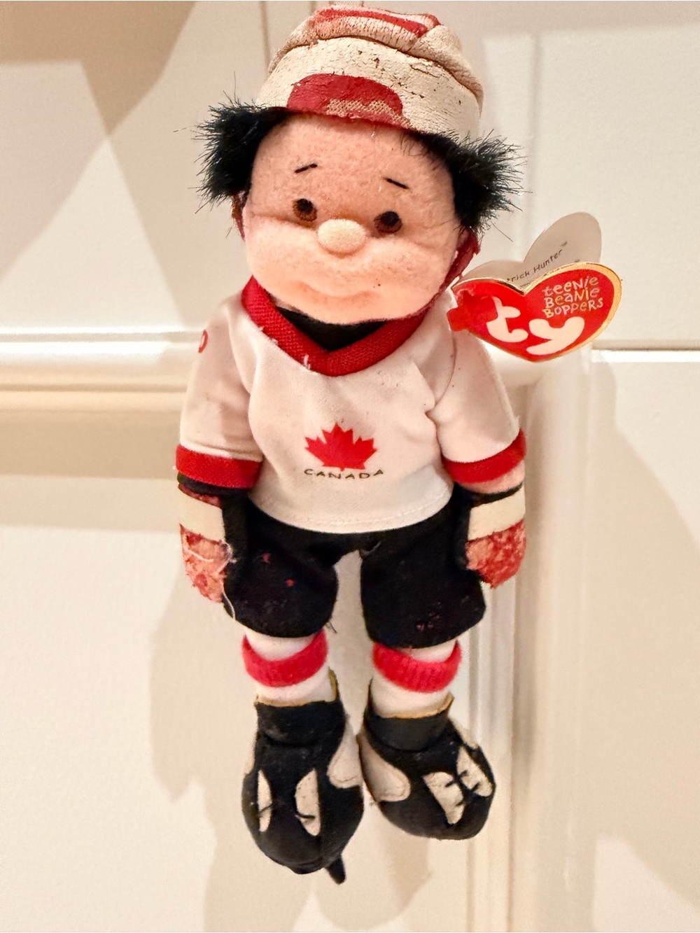 2002 TY Teenie Beanie Bopper Hat-Trick Hunter Team Canada Plush Hockey Player